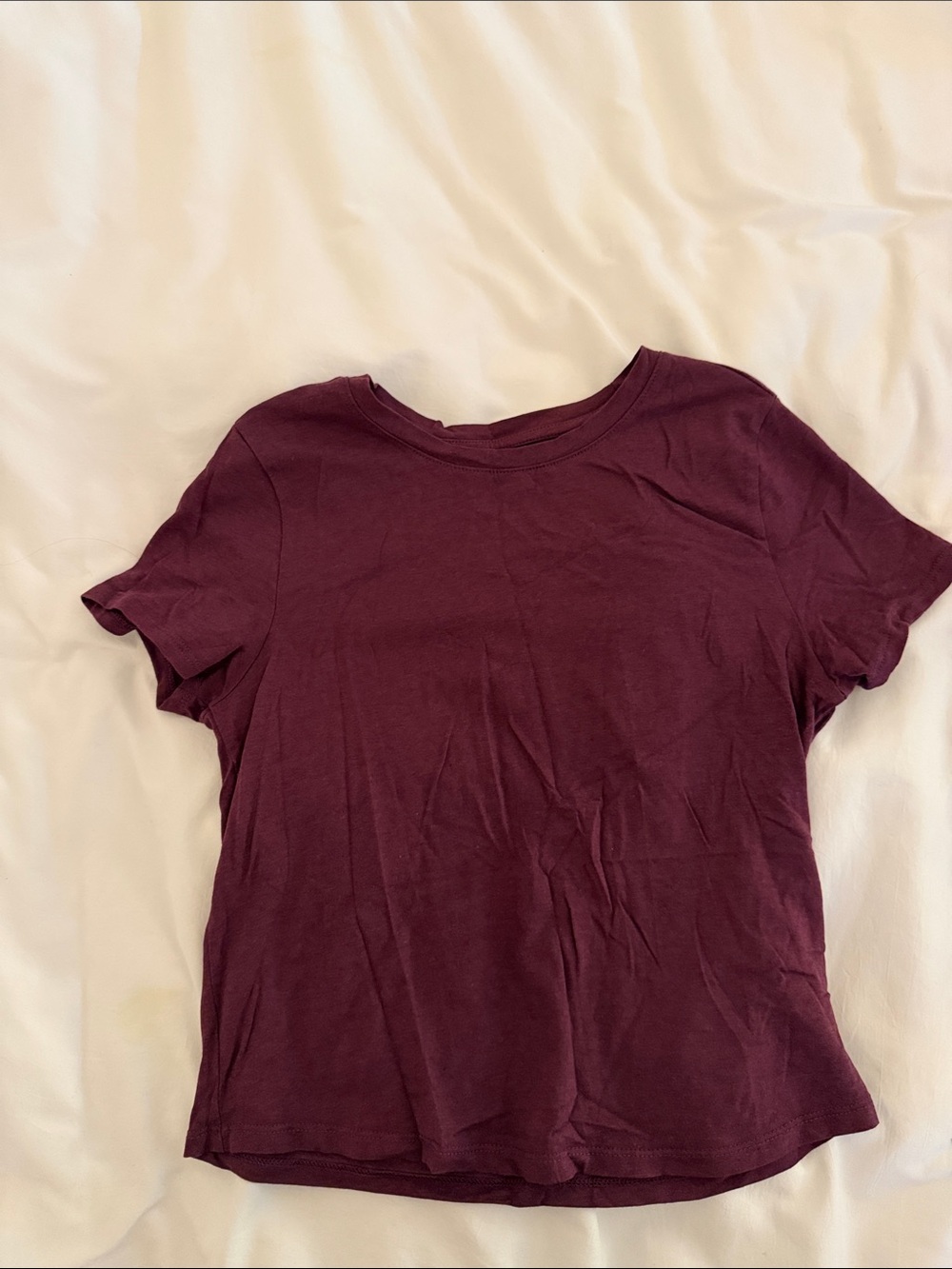 Old Navy Women's Short Sleeve Crewneck Tee in Burgundy